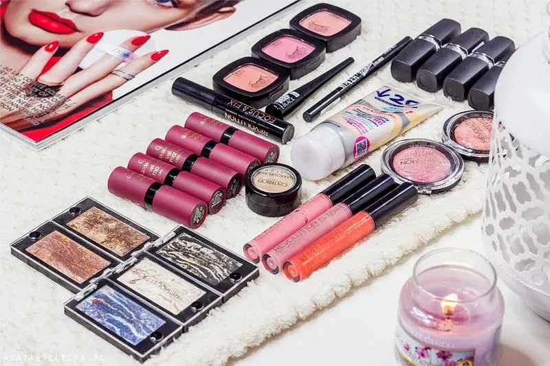 Praktyczne sposoby, jak zaoszczędzić na kosmetykach i wyglądać olśniewająco