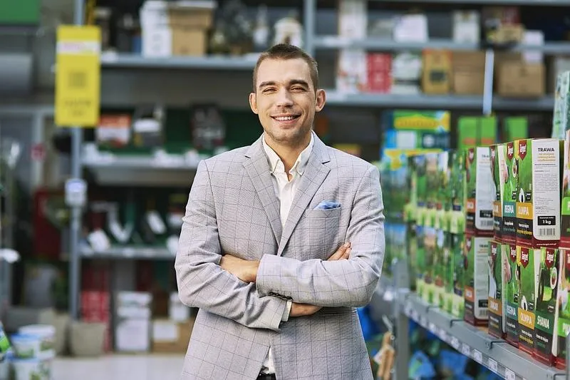 Sezonowość i trendy rynkowe a przychody sklepów